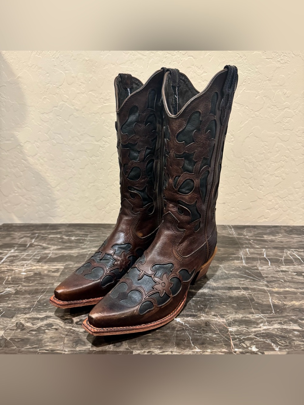 NEW Twisted X Steppin’ Out Floral Leather Overlay Cowboy Boots